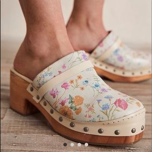 FREE PEOPLE CALABAZA CLOGS NEW size 7